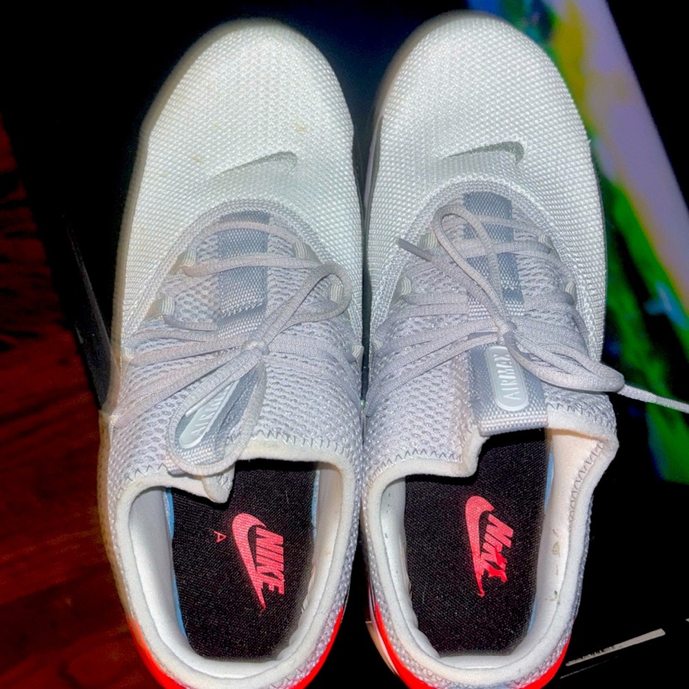 Size 10 air max 90 no box